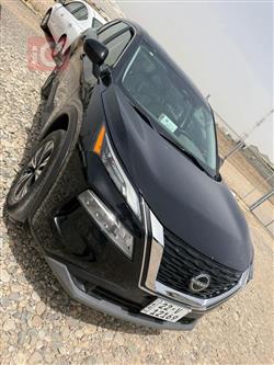 نيسان روج